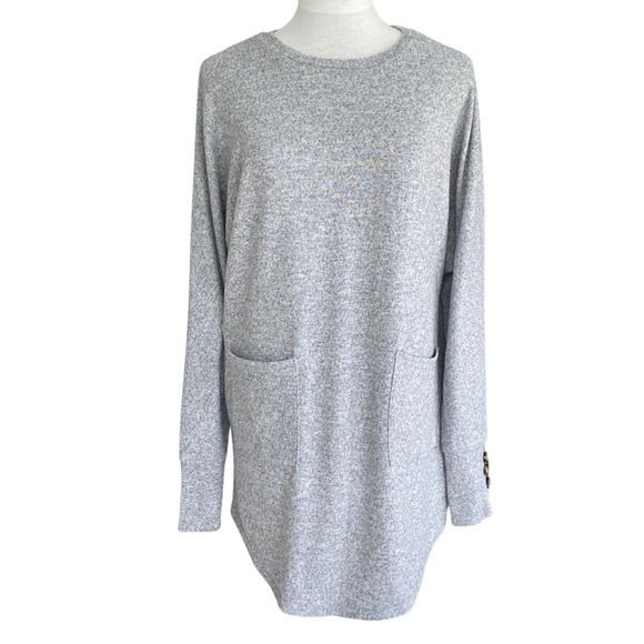 SHEIN pullover knit tunic with button detail and curved hem. Women's size M - Picture 1 of 8